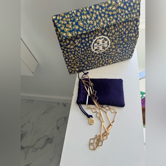 Tory Burch Authentic Roxanne Geo Goldtone
Long Geometric Links Necklace - Picture 7 of 8